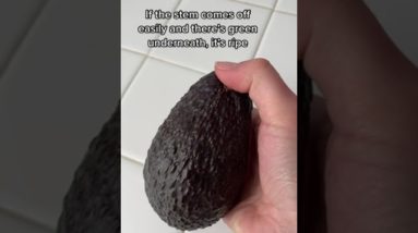 Stop throwing out bad avocados with this easy hack! 🥑