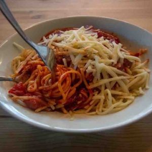 creamy, easy tomato sauce (vegan noodel recipe)