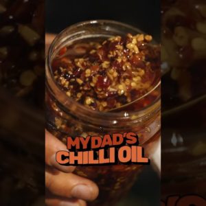 How To Make Chilli Oil Crunchy 🌶️ courtesy of my dad big Doug #cooking #shorts #recipe